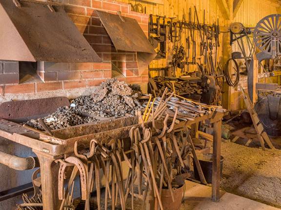 Holz- und Handwerkermarkt im Schloss