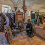 Traktorenhalle in der Ausstellung zur Landtechnik